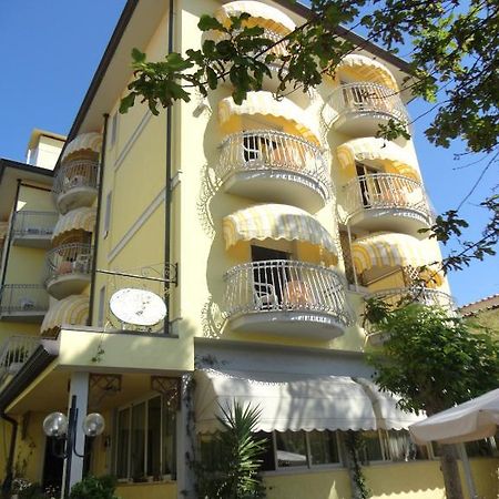 Hotel San Siro Марина ди Пиетрасанта Екстериор снимка
