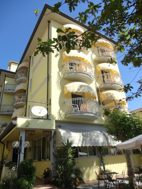 Hotel San Siro Марина ди Пиетрасанта Екстериор снимка