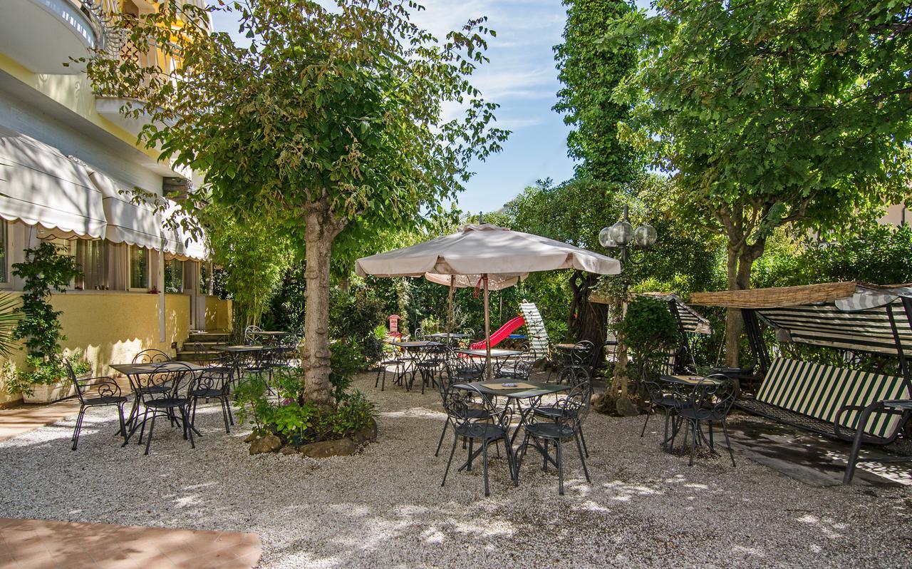 Hotel San Siro Марина ди Пиетрасанта Екстериор снимка
